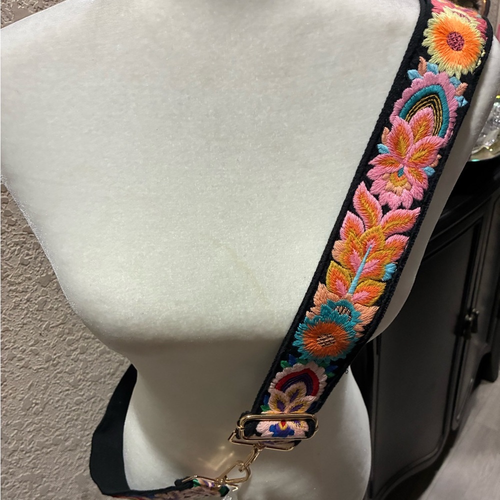Colorful Embroidered guitar Strap - Picture 3 of 4